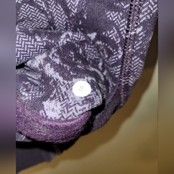 Lululemon Scooba Hoodie. Size 8. EUC. - Picture 4 of 6